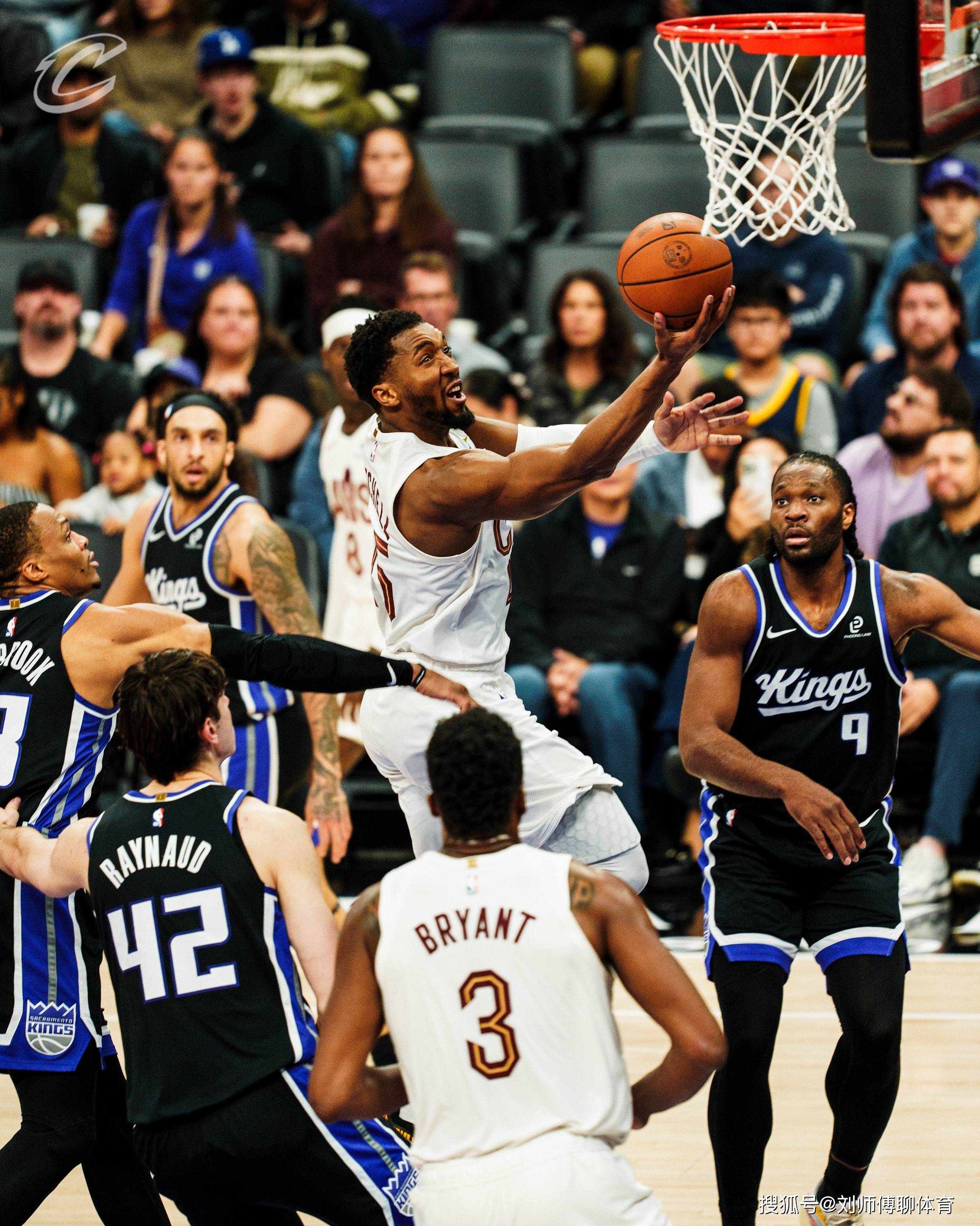 哈登回归赛场,出色防守首场状态亮眼,美国队观众沸腾!的简单介绍 哈登回归赛场,出色防守首场状态亮眼,美国队观众沸腾!的简单介绍